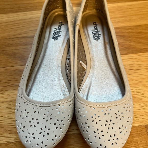 NWOT Charlotte Russe Cream Perforated Flats - Picture 3 of 4
